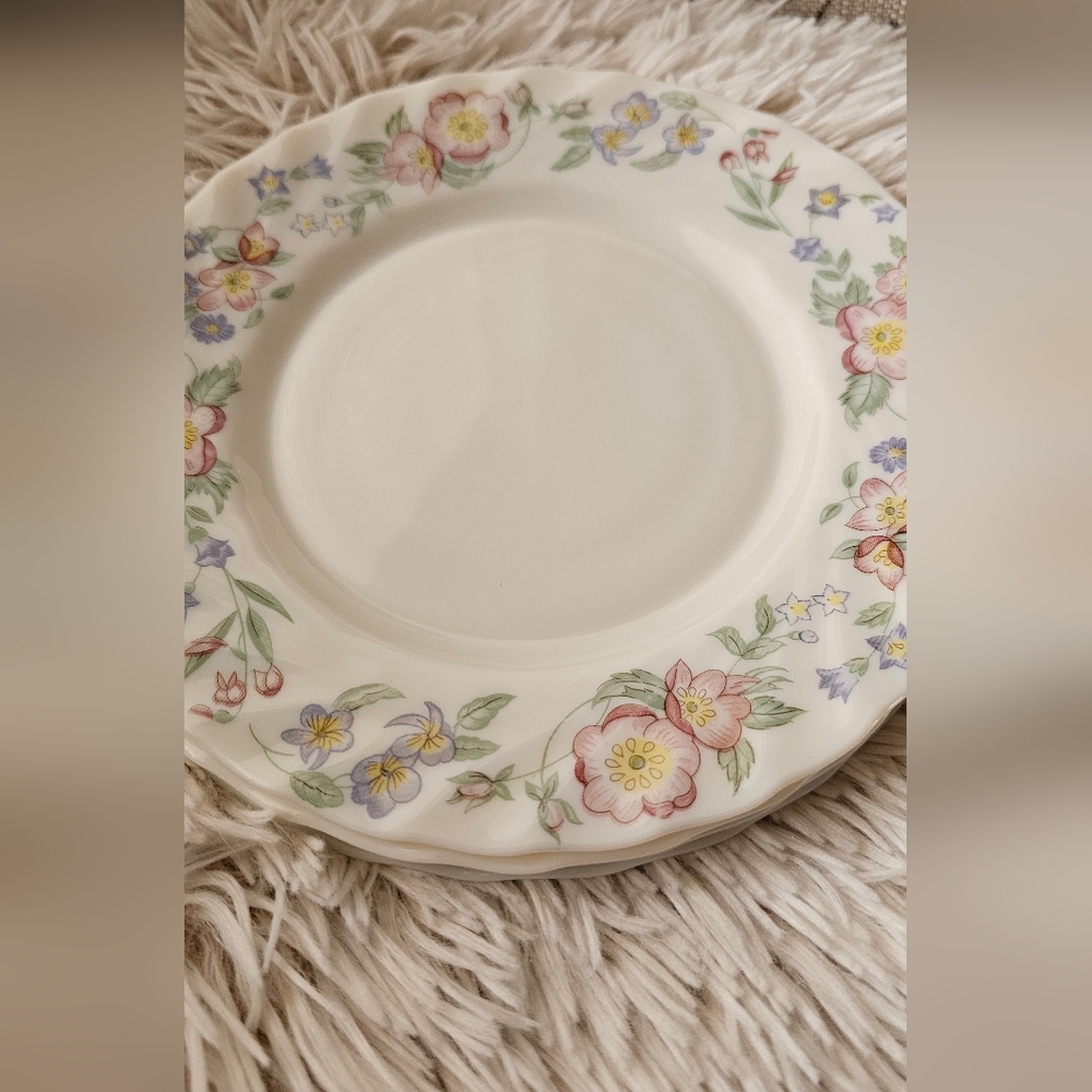 Arcopal Champetre  Salad Plate/Serving Plate Beautiful Pre-owned